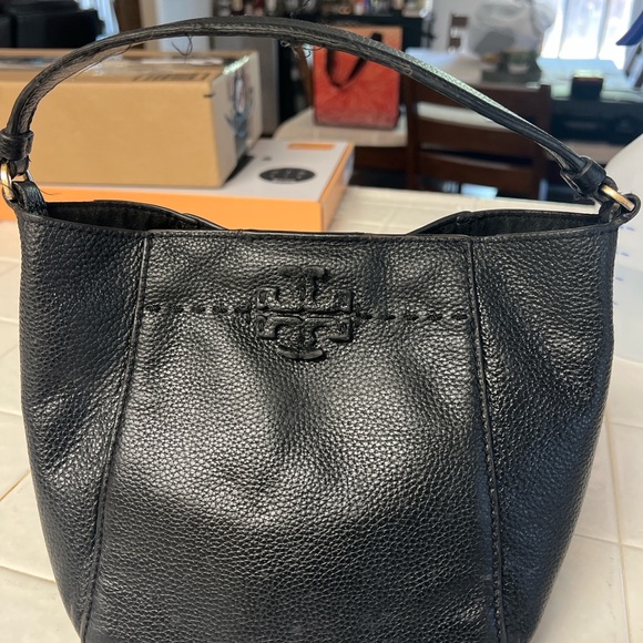 Tory Burch McGraw Small Bucket Bag - Picture 1 of 7